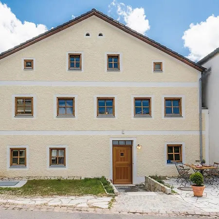 Appartement Historische Mit Gehobenem Ambiente *