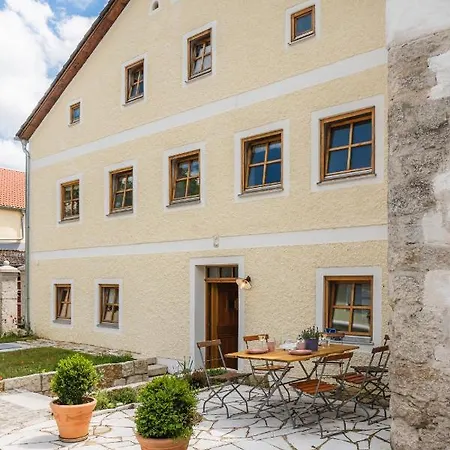 Historische Mit Gehobenem Ambiente
