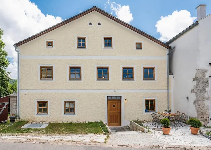 Appartement Historische Mit Gehobenem Ambiente *