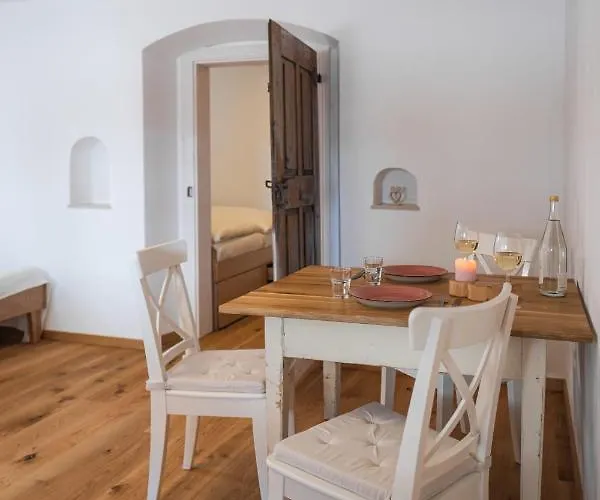 Historische Mit Gehobenem Ambiente Appartement